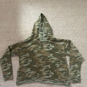 Cropped Camo justice sweatshirt